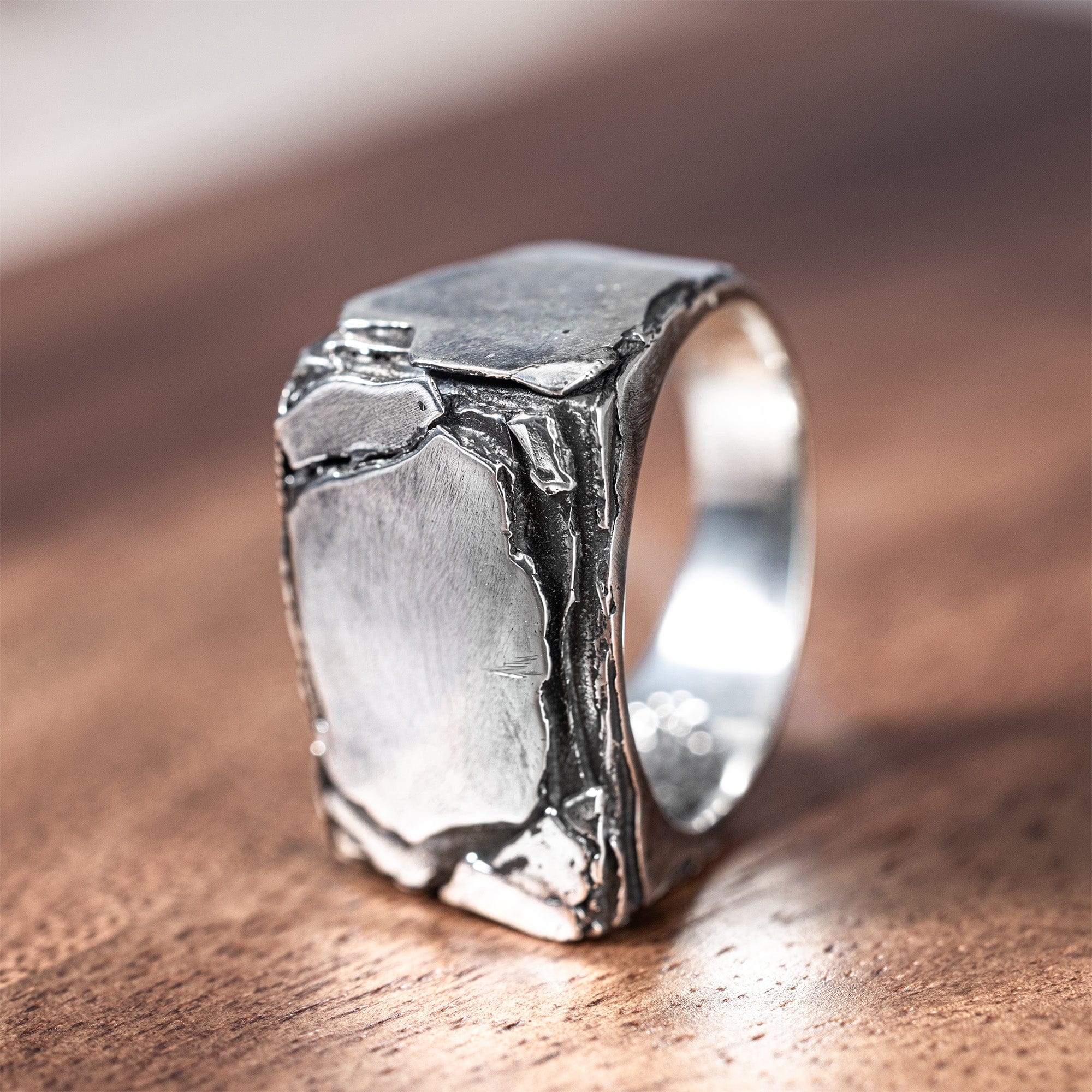 Damask Oxidized 925 Silver Ring with Cracked Tectonic Plate Design