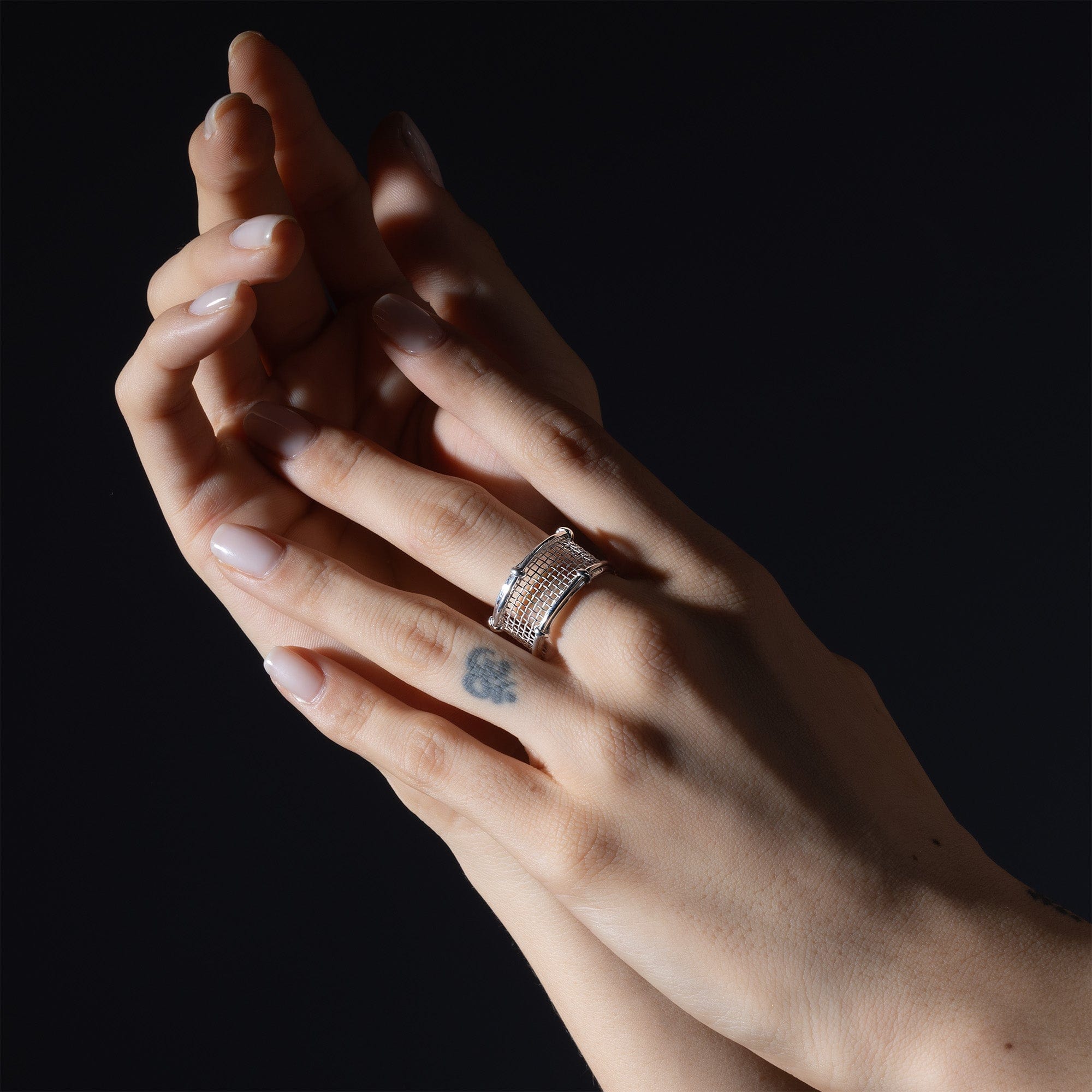 Netta Minimalist 925 Silver & Titanium Mesh Adjustable Open Band Ring